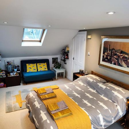 Large Light Loft Room - En Suite Brighton Exterior photo